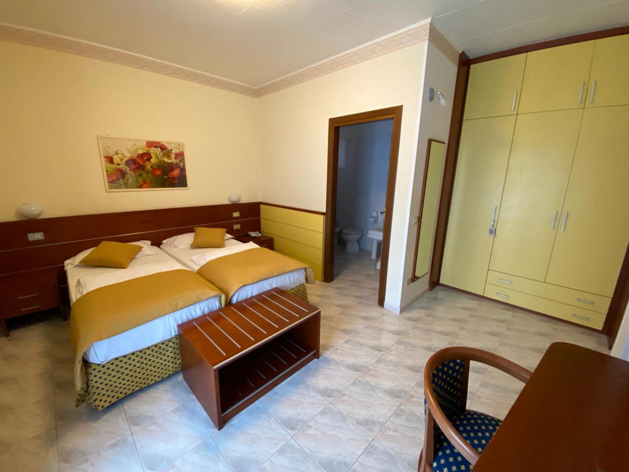 Hotel Villa Olivo Resort 3S Bardolino Bagian luar foto