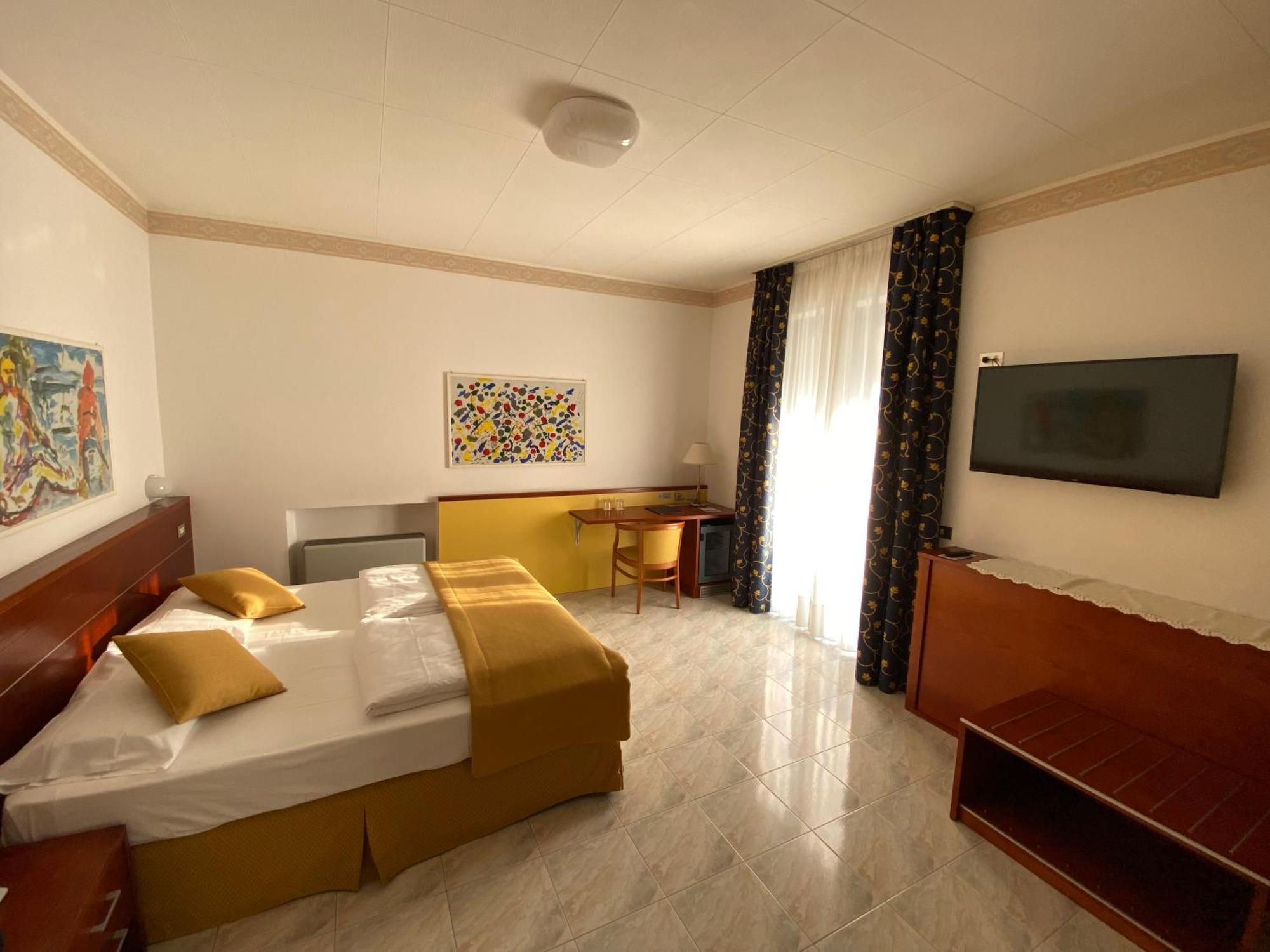 Hotel Villa Olivo Resort 3S Bardolino Bagian luar foto