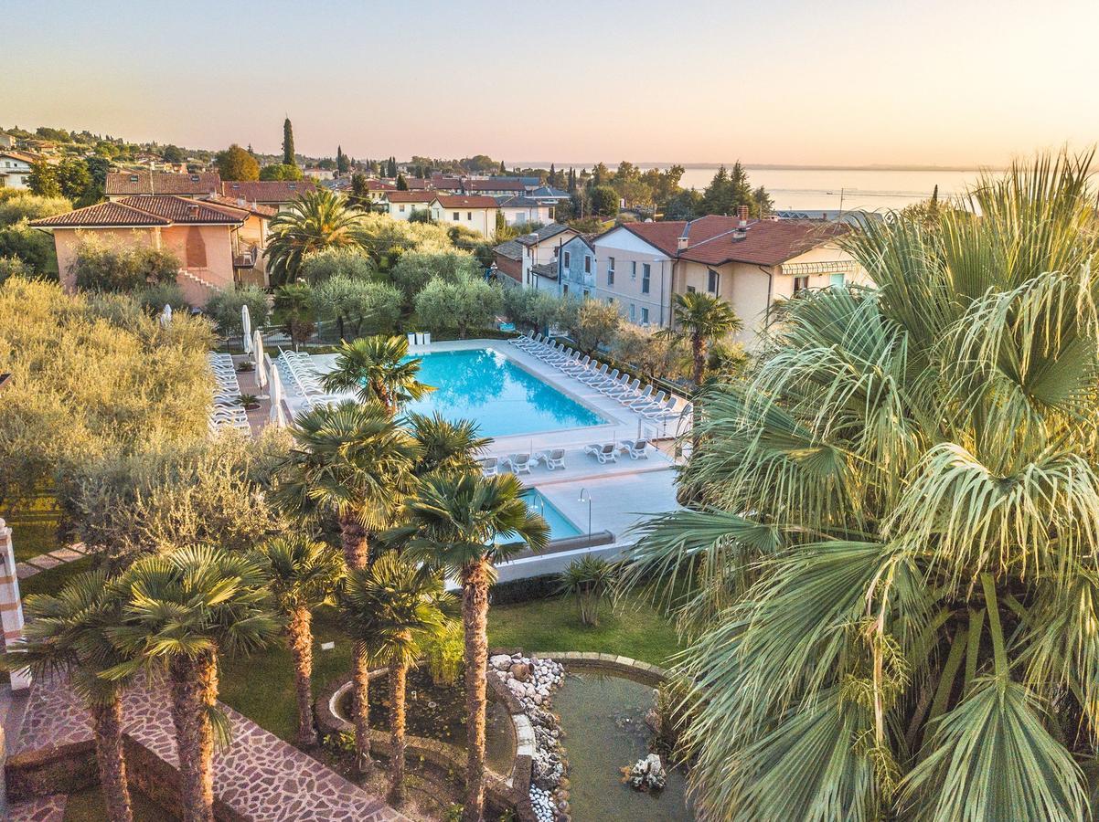 Hotel Villa Olivo Resort 3S Bardolino Bagian luar foto