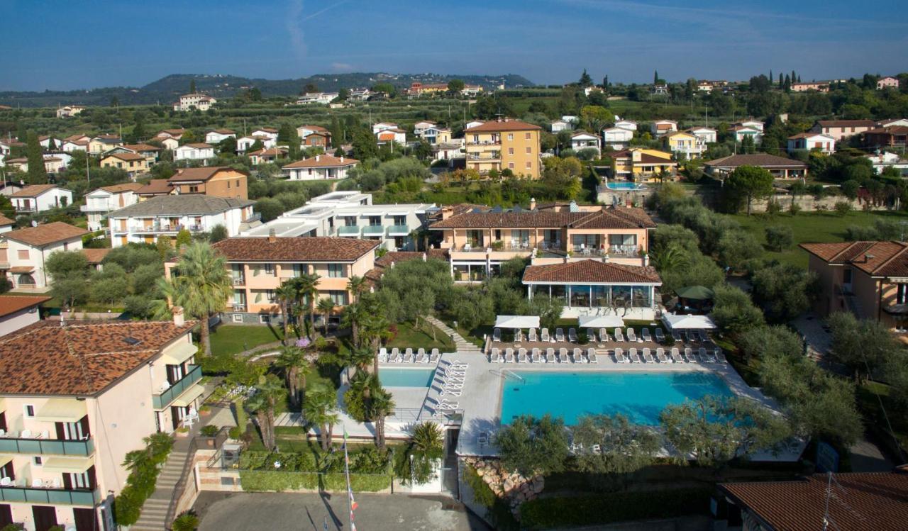 Hotel Villa Olivo Resort 3S Bardolino Bagian luar foto
