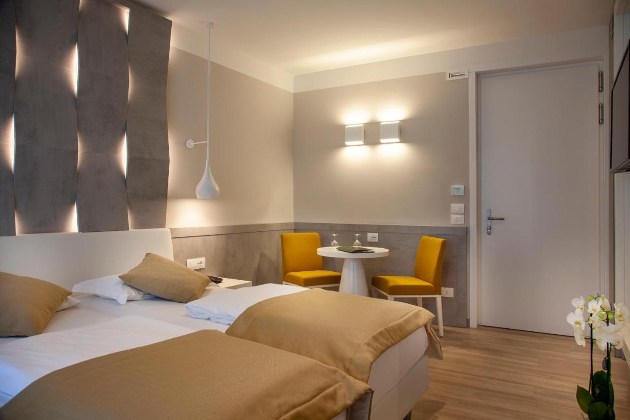 Hotel Villa Olivo Resort 3S Bardolino Bagian luar foto