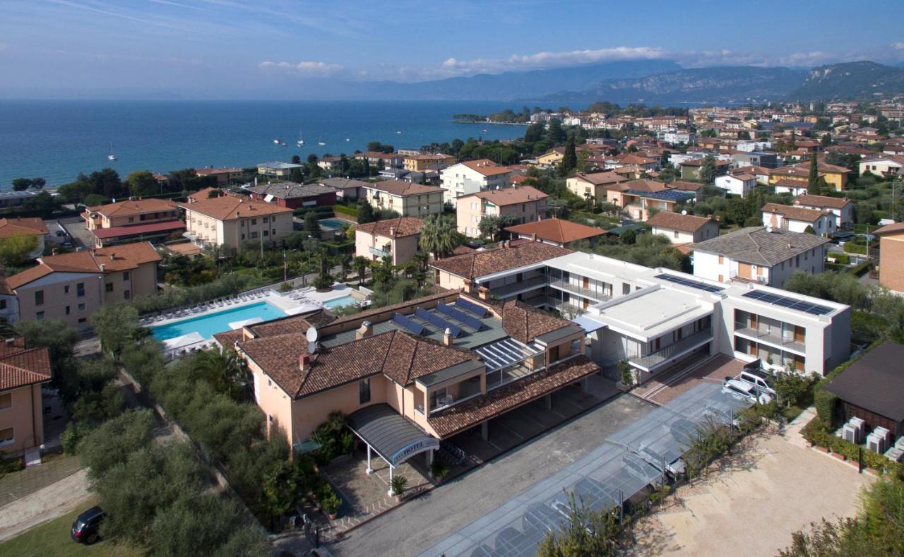 Hotel Villa Olivo Resort 3S Bardolino Bagian luar foto