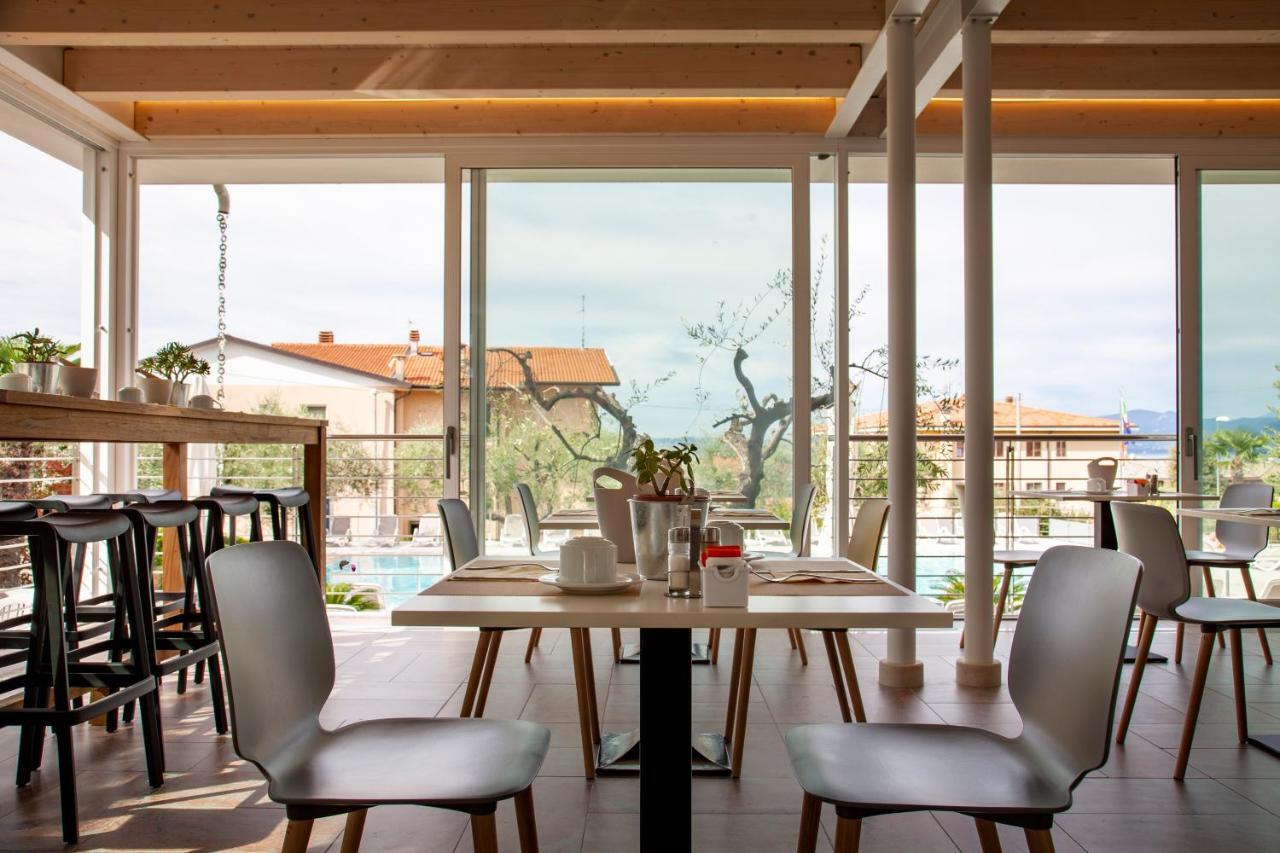 Hotel Villa Olivo Resort 3S Bardolino Bagian luar foto