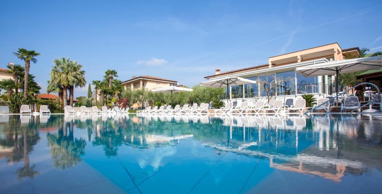 Hotel Villa Olivo Resort 3S Bardolino Bagian luar foto