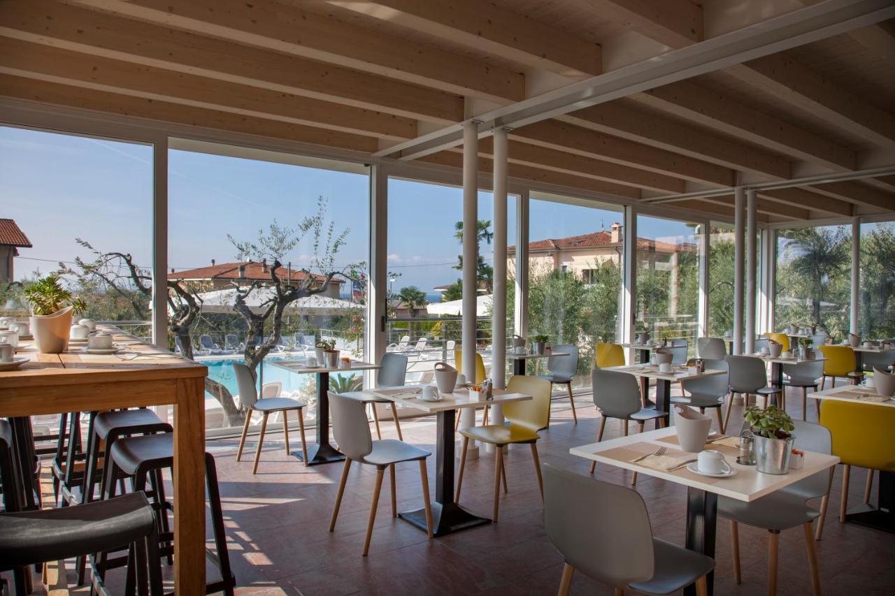 Hotel Villa Olivo Resort 3S Bardolino Bagian luar foto